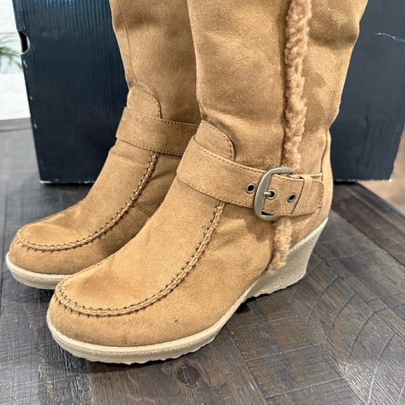 Connie Snip Tan Suede Boots Wedge Heel Faux Fur Wool Lined Zipper 7 - Picture 5 of 16